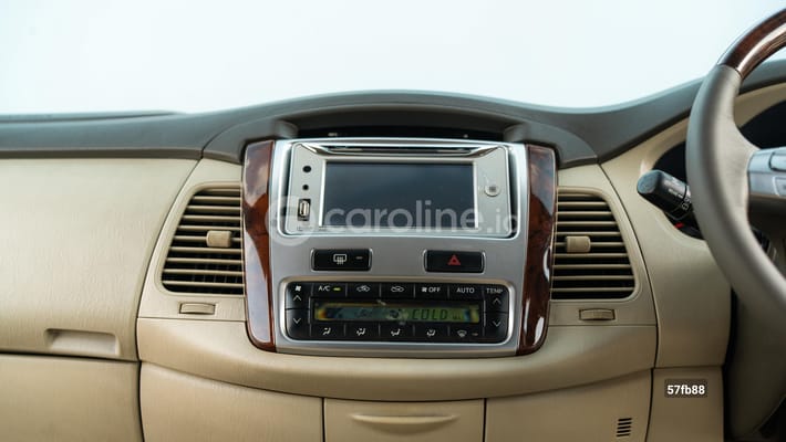Toyota Innova 2014