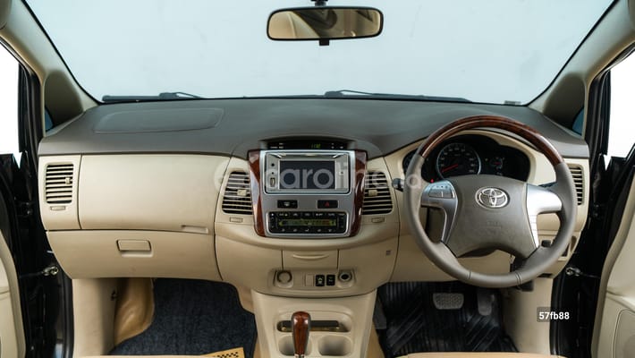 Toyota Innova 2014