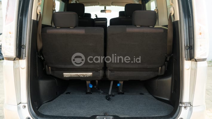 Nissan Serena 2013