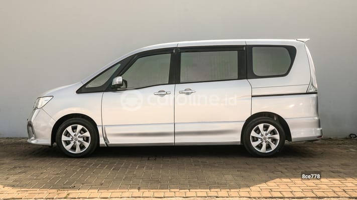 Nissan Serena 2013
