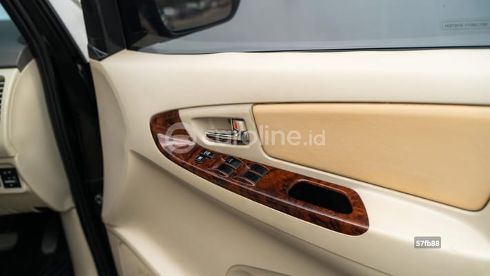 Toyota Innova 2014