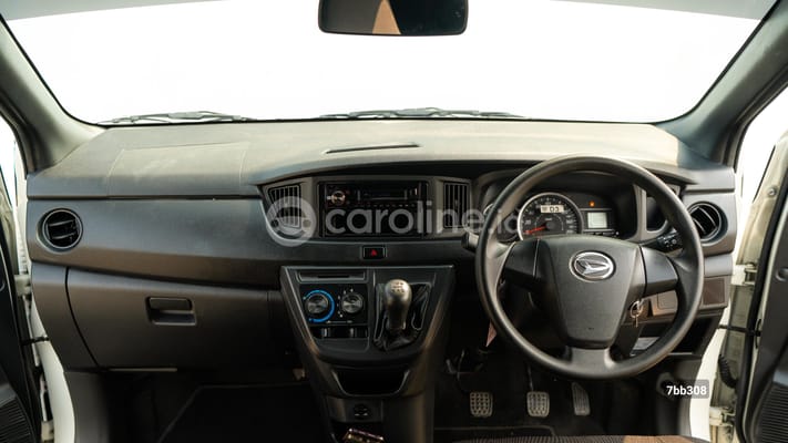 Daihatsu Sigra 2025