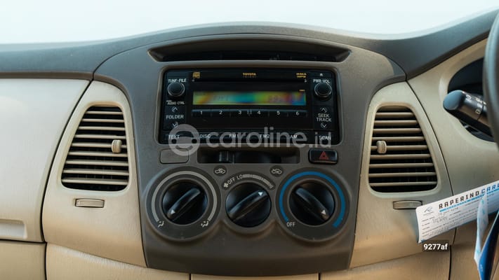 Toyota Innova 2010