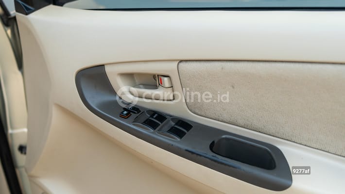 Toyota Innova 2010