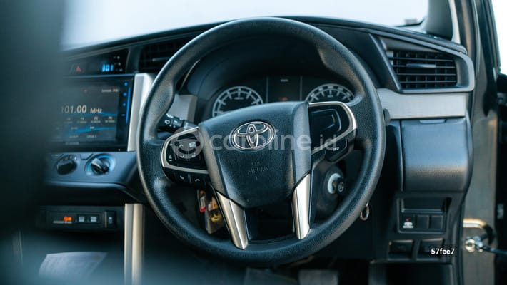 Toyota Innova 2021