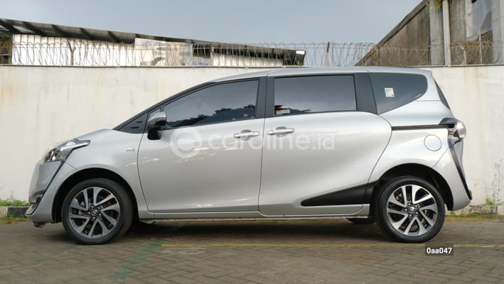 Toyota Sienta 2016