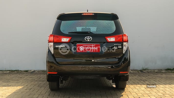 Toyota Innova 2021