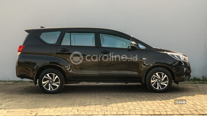 Toyota Innova 2021
