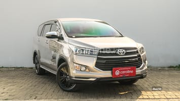 Foto Toyota Innova VENTURER 2.0 2019