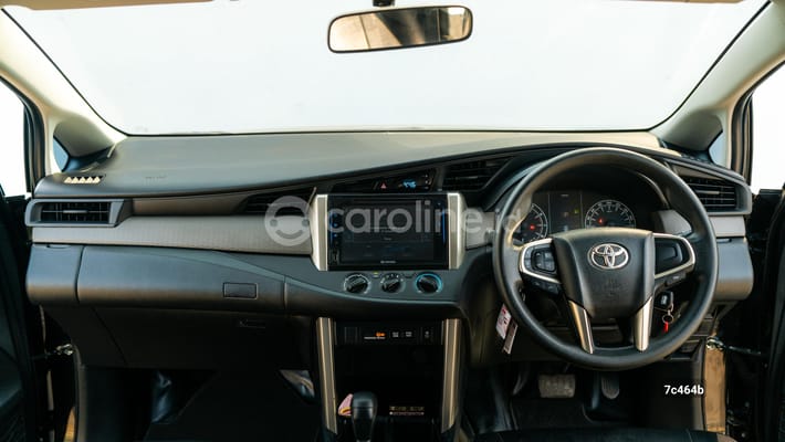 Toyota Innova 2021