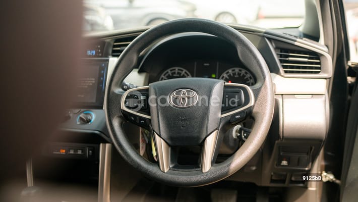 Toyota Innova 2021
