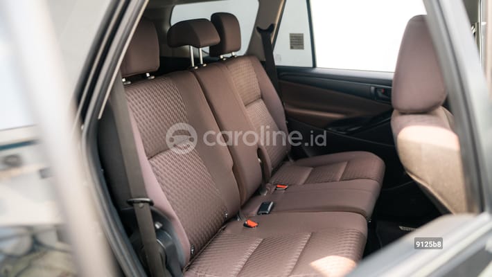 Toyota Innova 2021