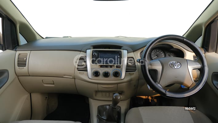 Toyota Innova 2013