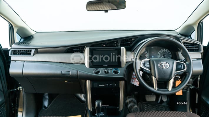 Toyota Innova 2021