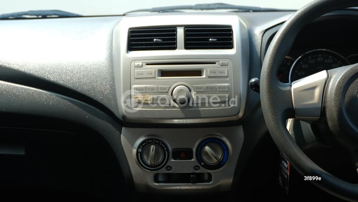 Daihatsu Ayla 2015