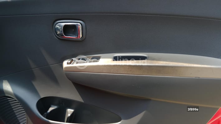 Daihatsu Ayla 2015