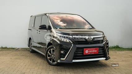 Toyota Voxy 2.0 2020
