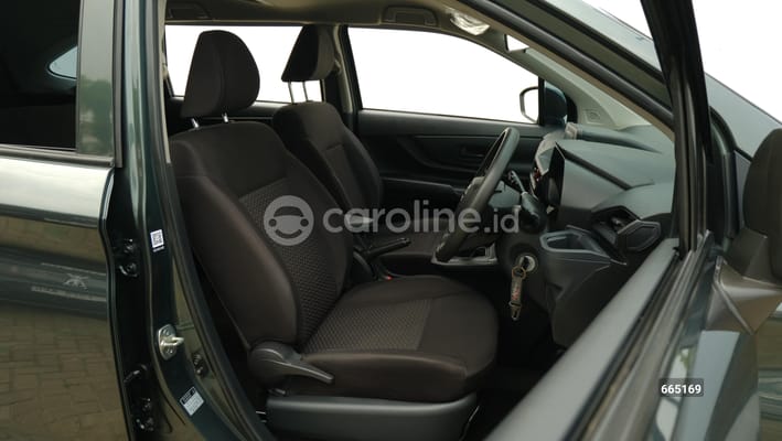 Daihatsu Xenia 2024