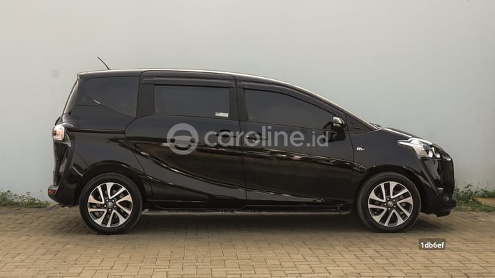 Toyota Sienta 2017