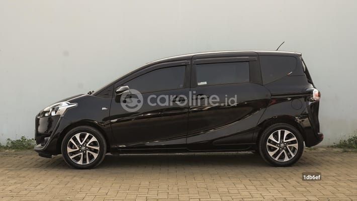 Toyota Sienta 2017