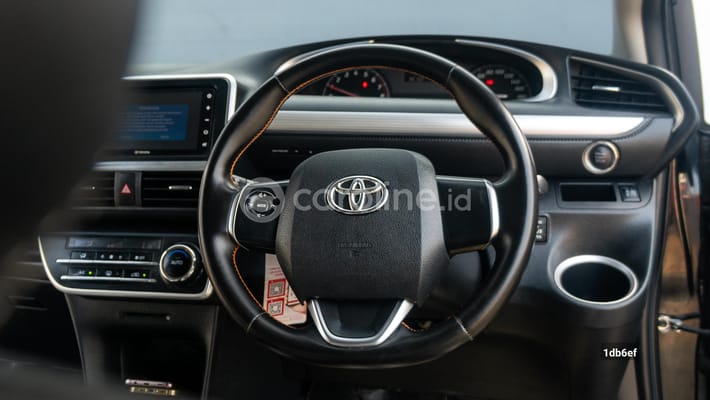 Toyota Sienta 2017