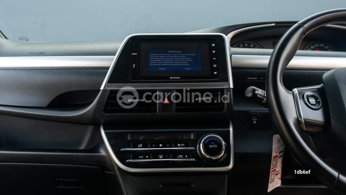 Toyota Sienta 2017