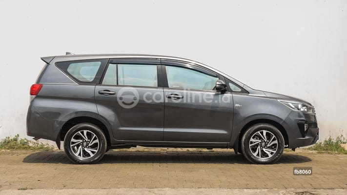 Toyota Innova 2022