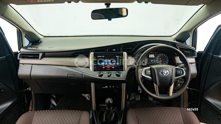 Toyota Innova 2022