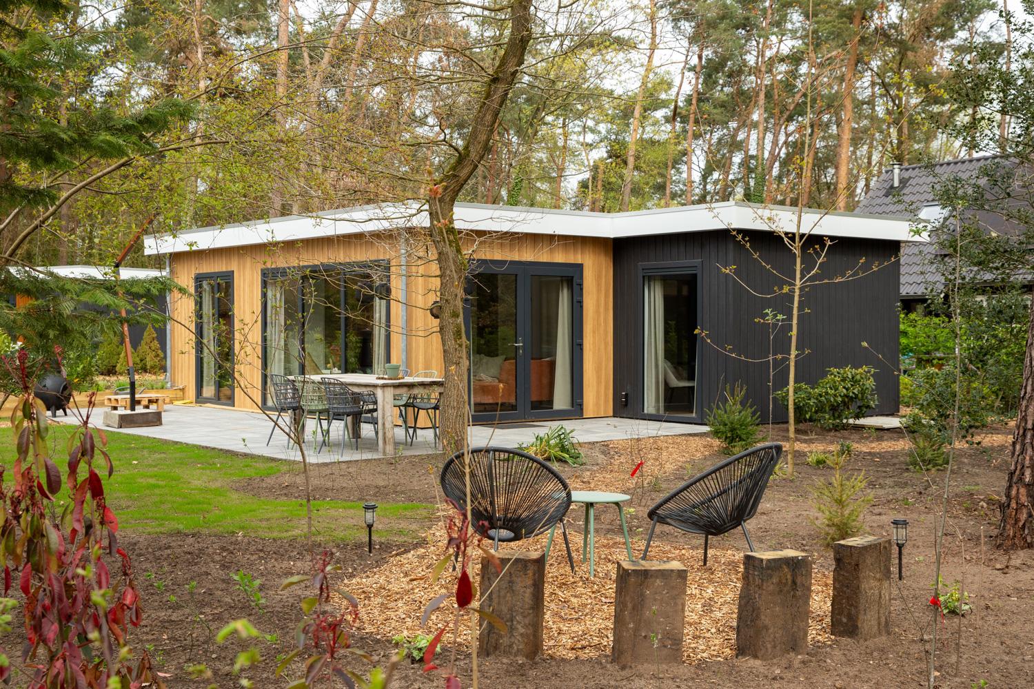 Recreatiewoning - Mantelzorgwoning Model Tulp – 2 kleuren buitenbekleding 