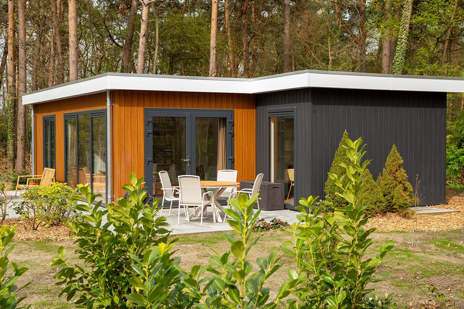 Mantelzorg - recreatie woning Model Narcis – 2 kleuren kunststof gevelbekleding