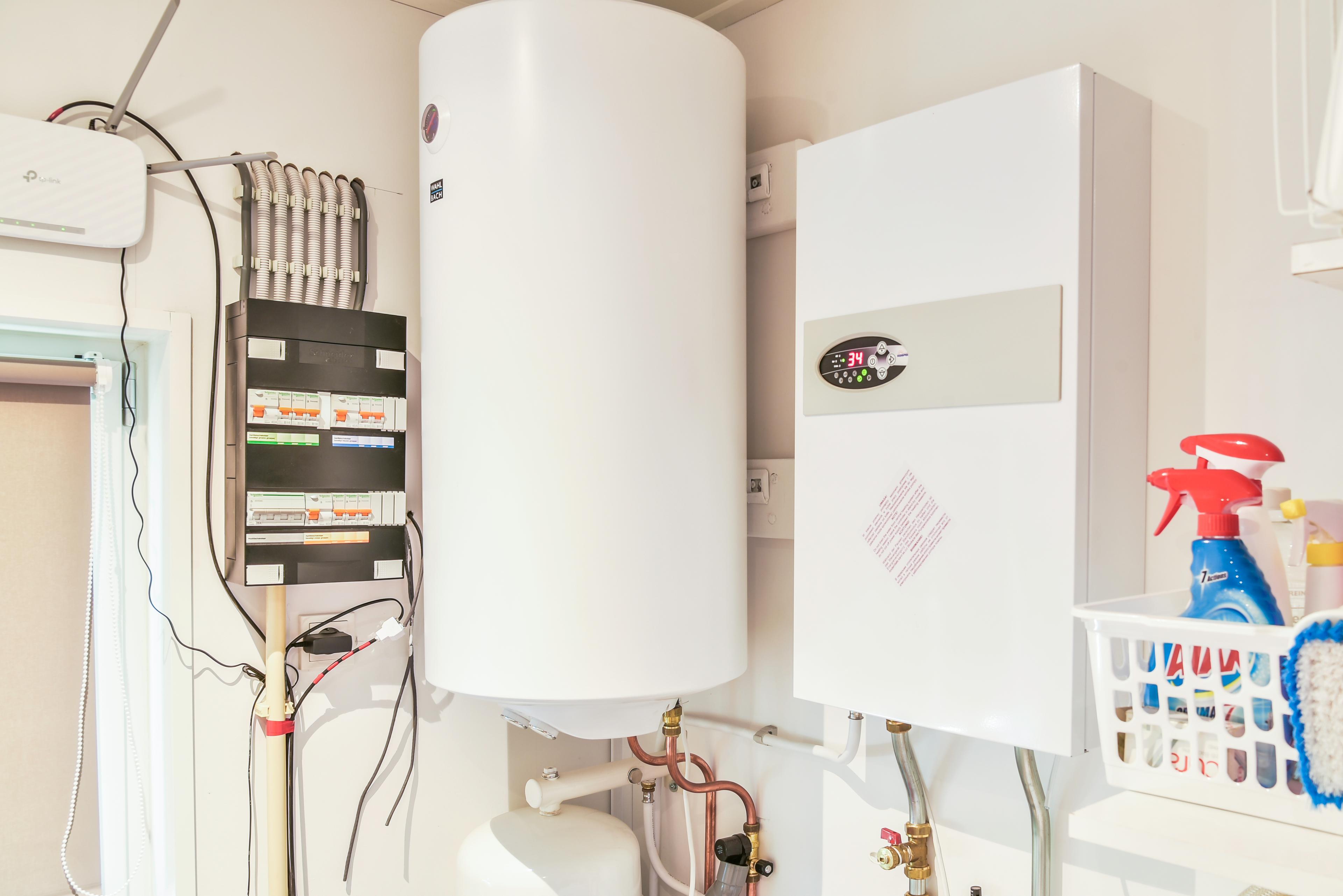 Mantelzorgwoning Model - Lupine - technische ruimte met groepenkast en boiler