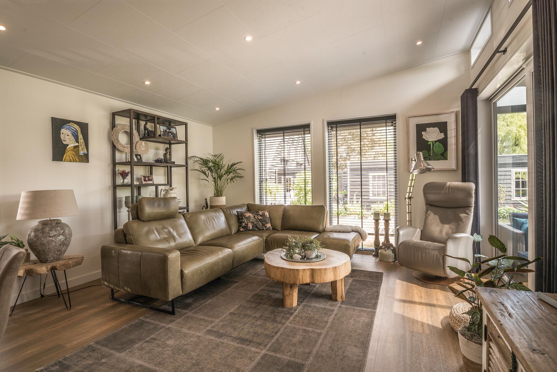 Mantelzorgwoning Model Lelie - woonkamer grote ramen