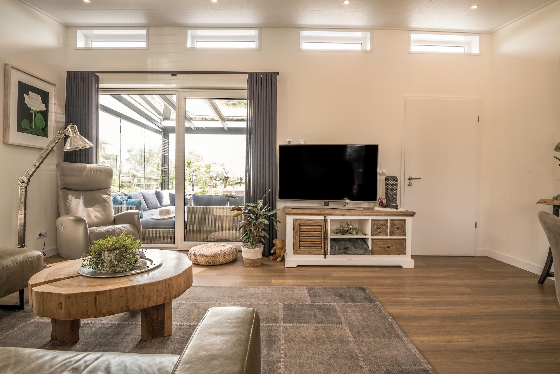 Mantelzorgwoning Model Lelie - woonkamer met schuifpui