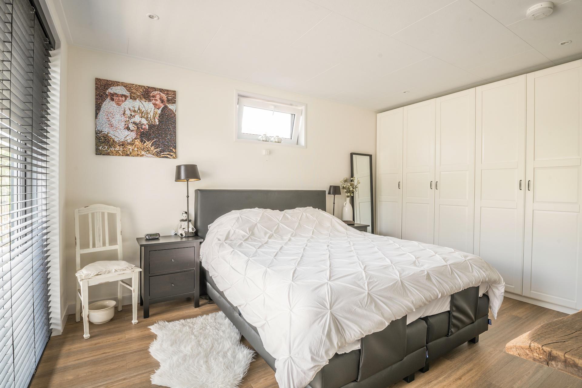 Mantelzorgwoning Model Lelie - slaapkamer met kasten Ikea