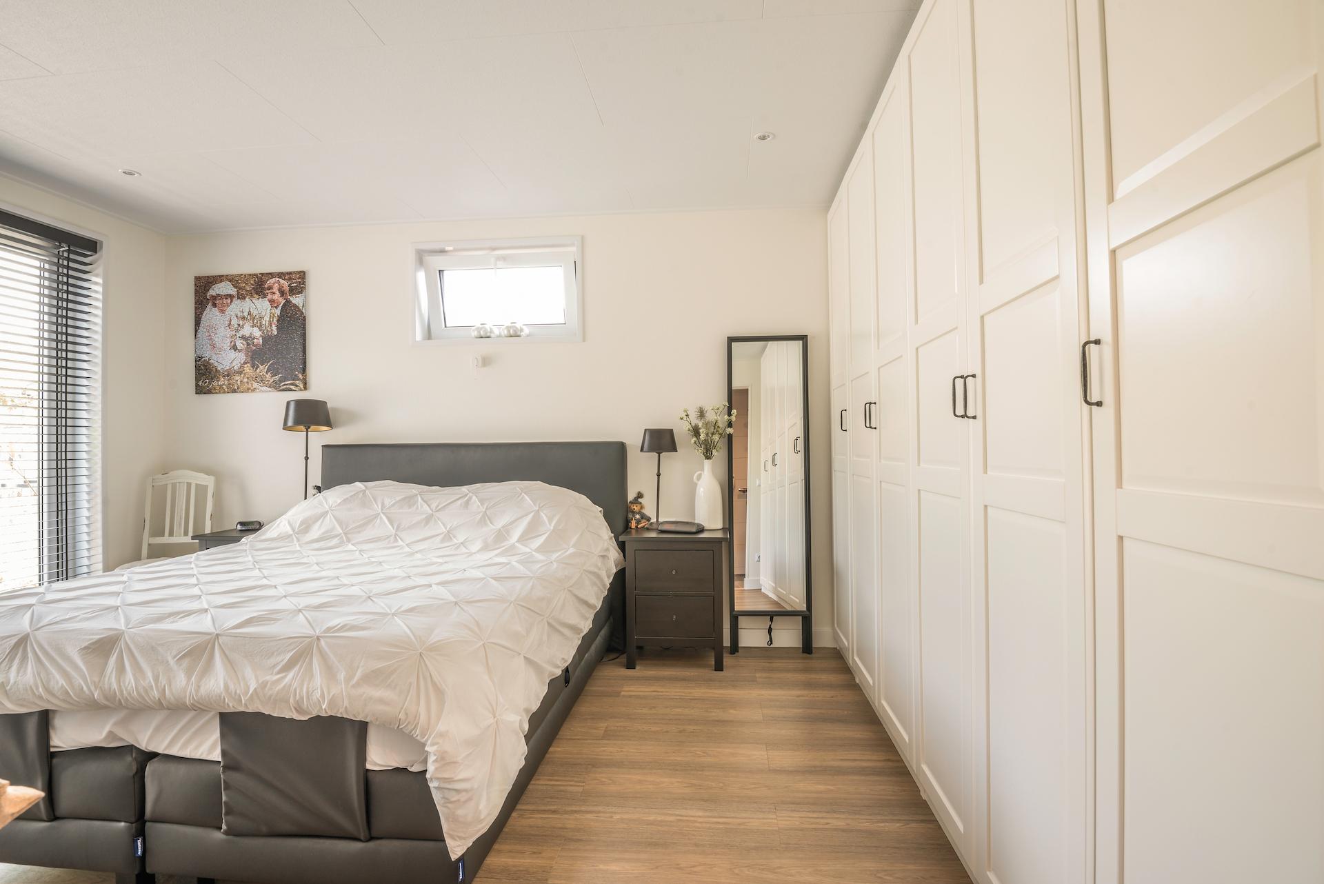 Mantelzorgwoning Model Lelie - slaapkamer met kasten Ikea