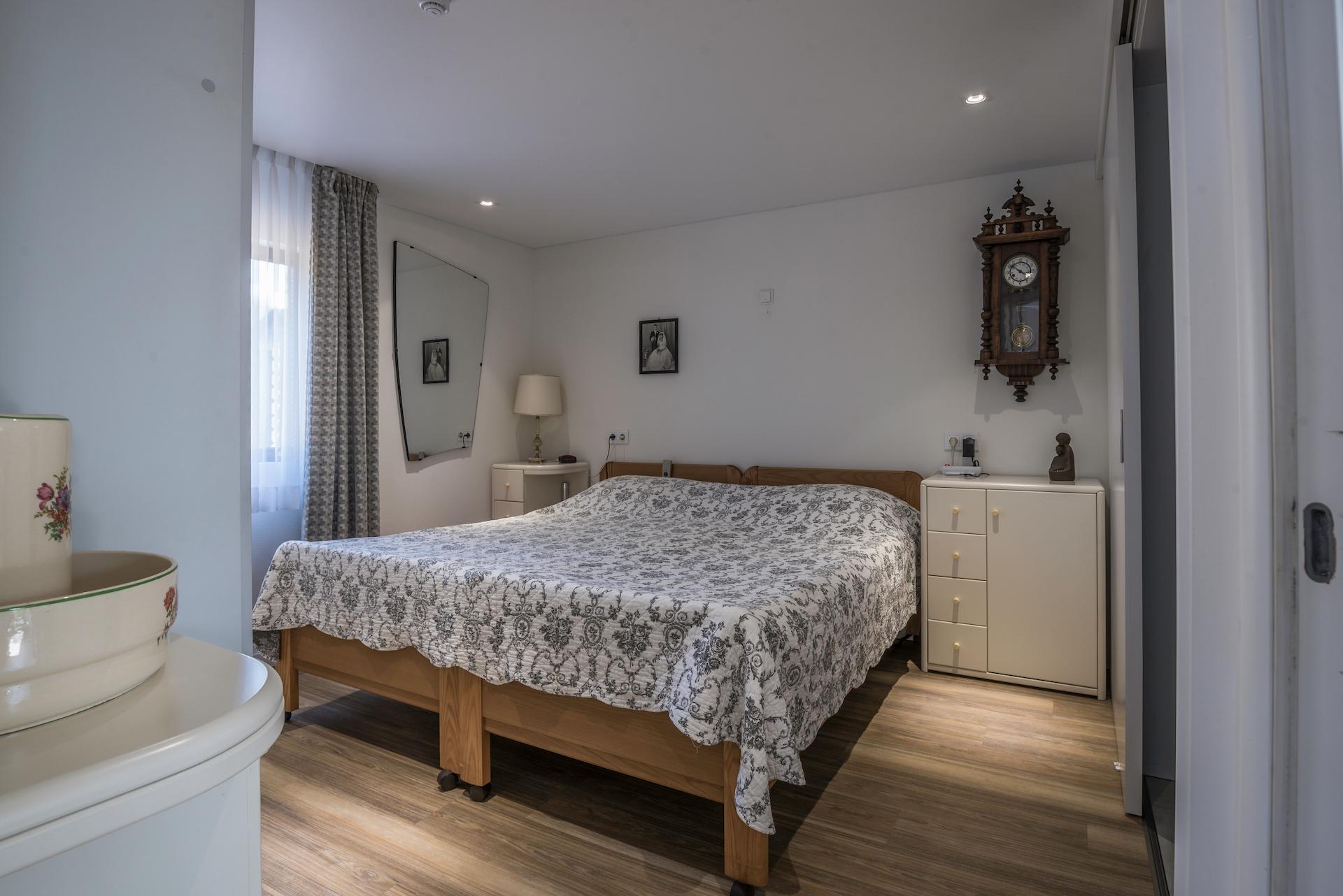 Alle ruimte in de slaapkamer