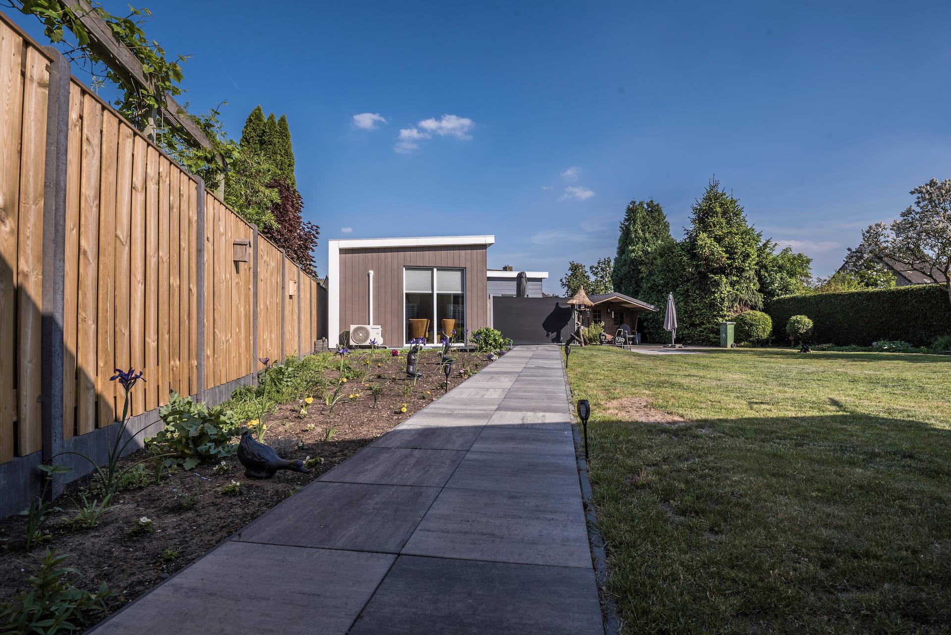 Mantelzorgwoning Model Dahlia – achter in de tuin
