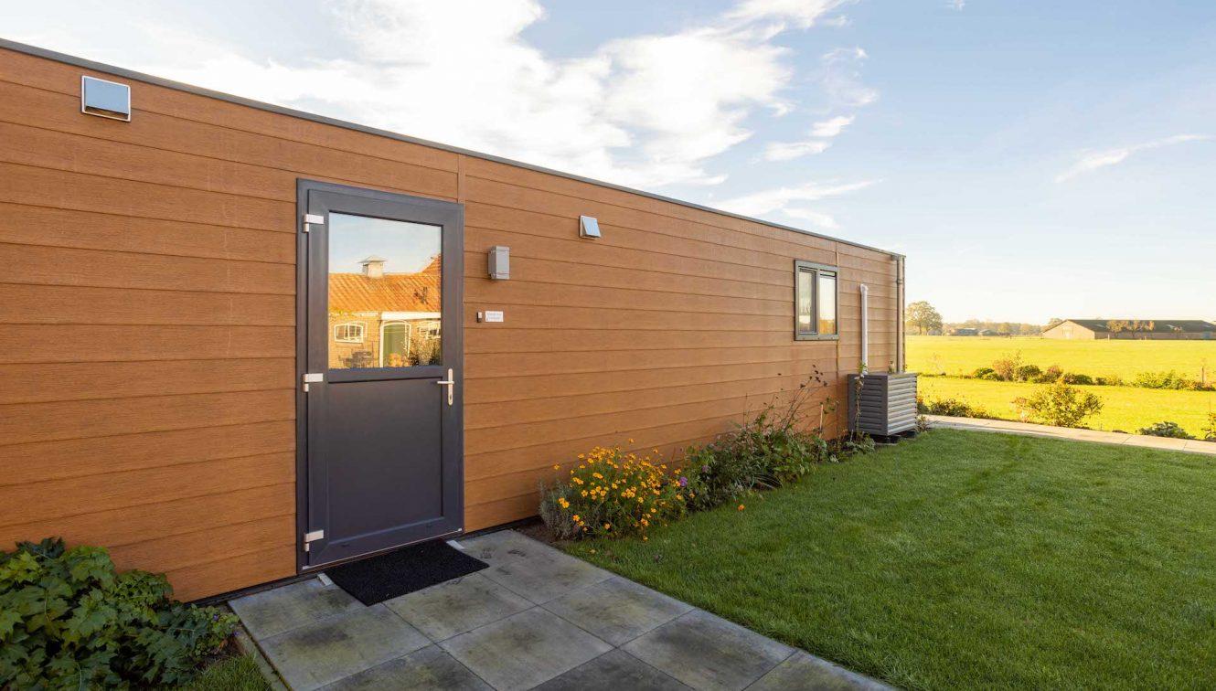 Mantelzorgwoning Model Camellia – deur met half glas 