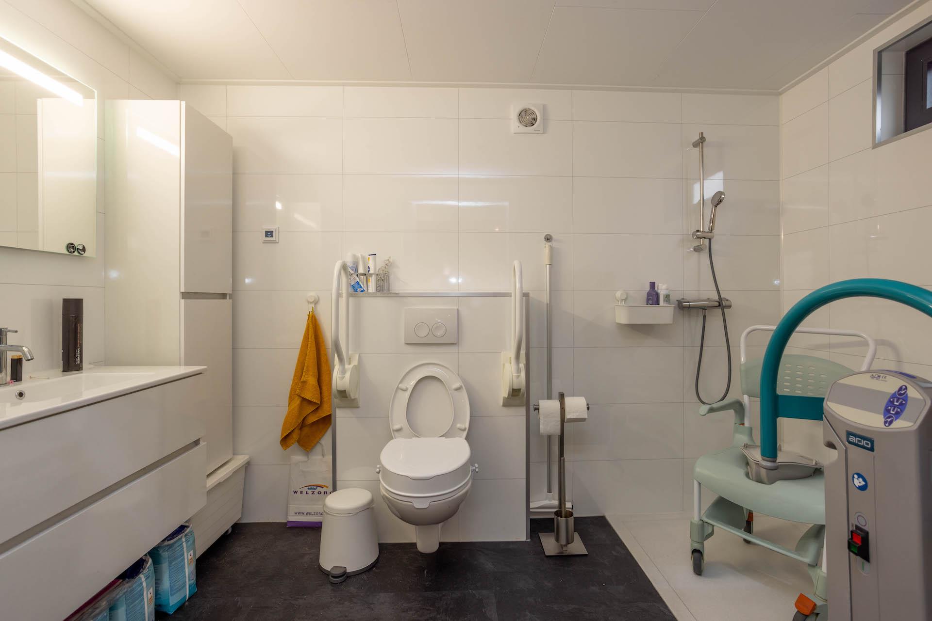 Badkamer, toilet en voorzieningen