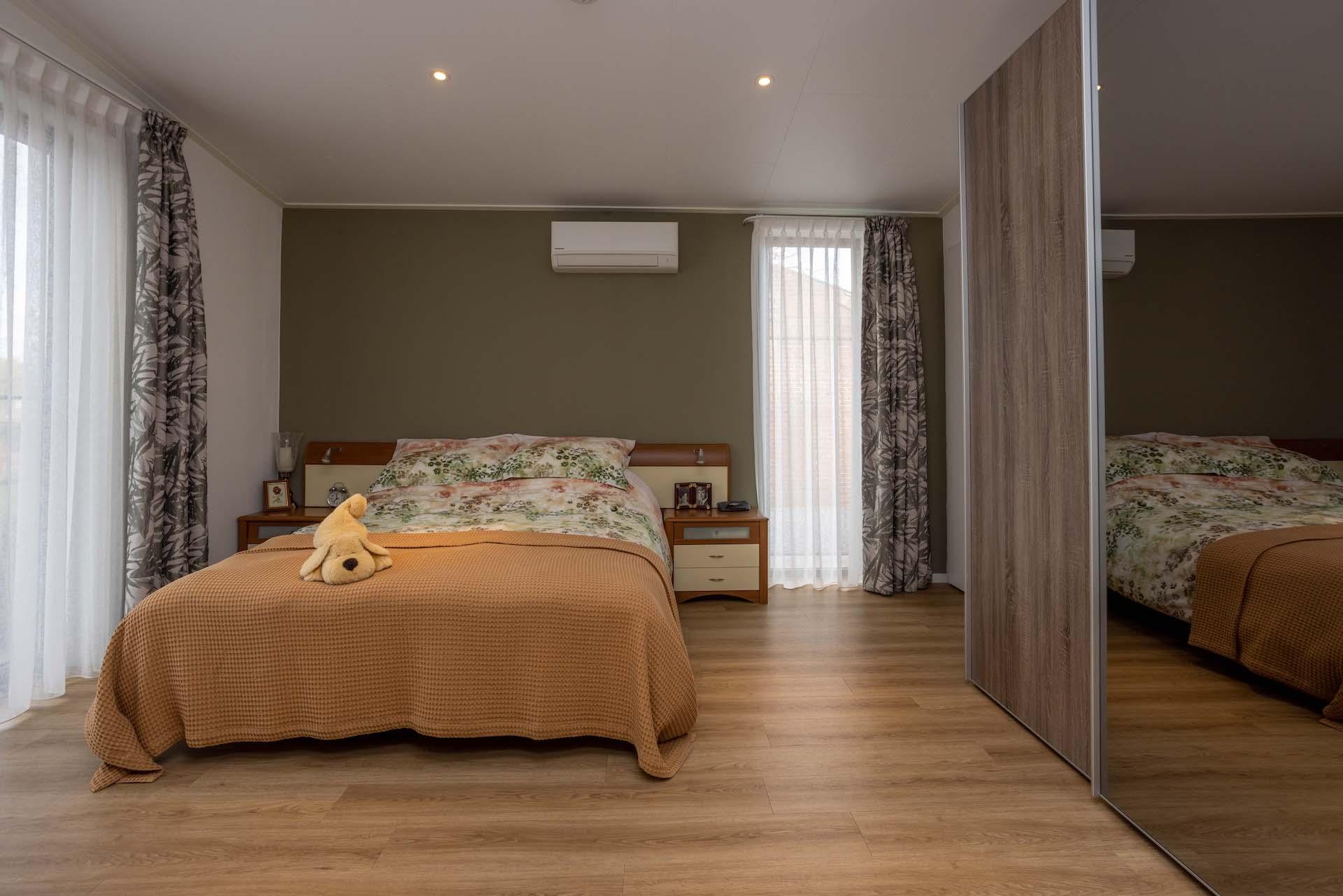 Mantelzorgwoning Model Magnolia – slaapkamer met kastruimte