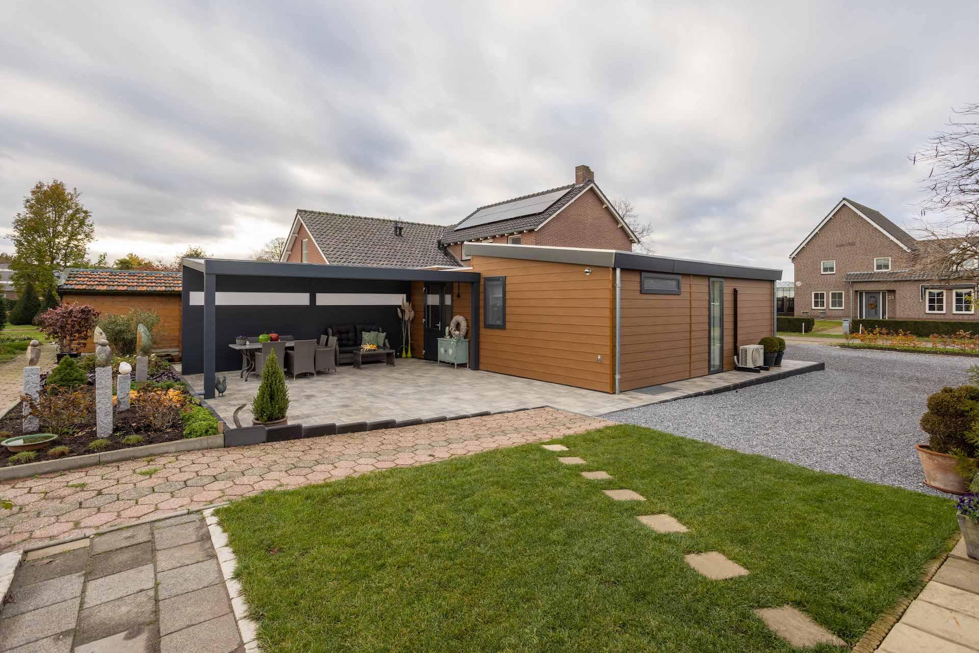 Mantelzorgwoning Model Magnolia – terras met overkapping