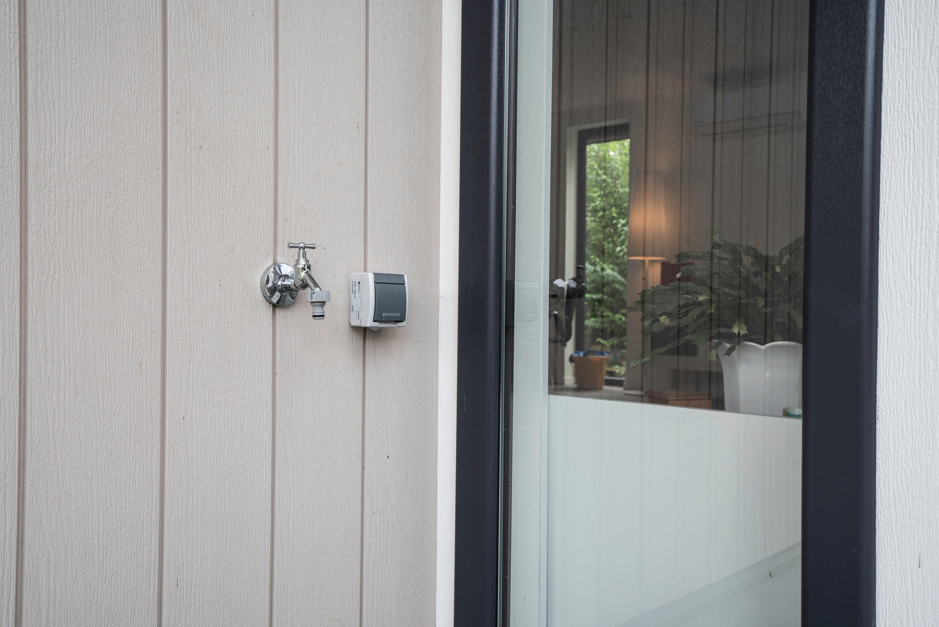 Mantelzorgwoning Model - Akelei - Buitenwandcontactdoos en kraan