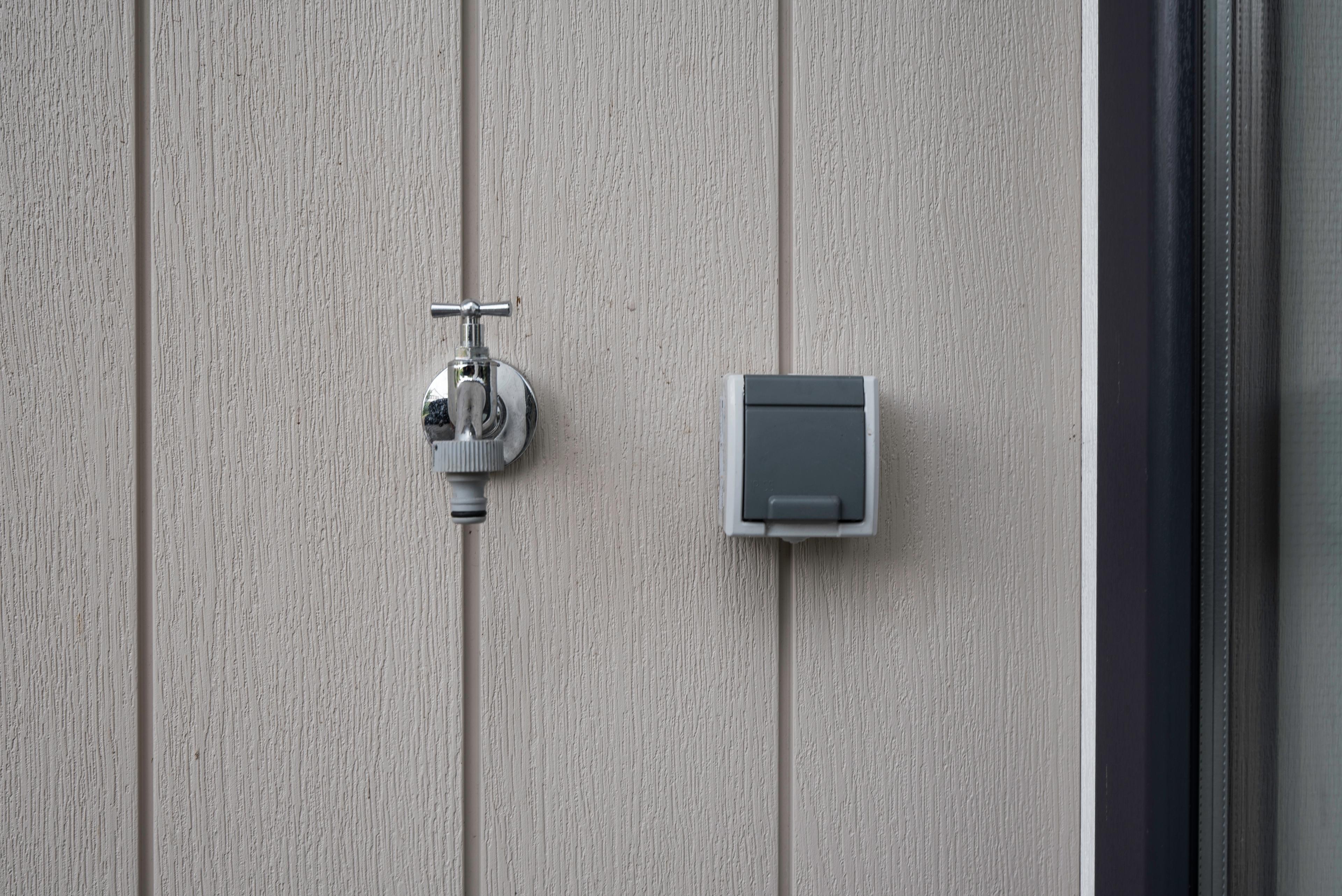 Mantelzorgwoning Model - Akelei -  Buitenwandcontactdoos en kraan