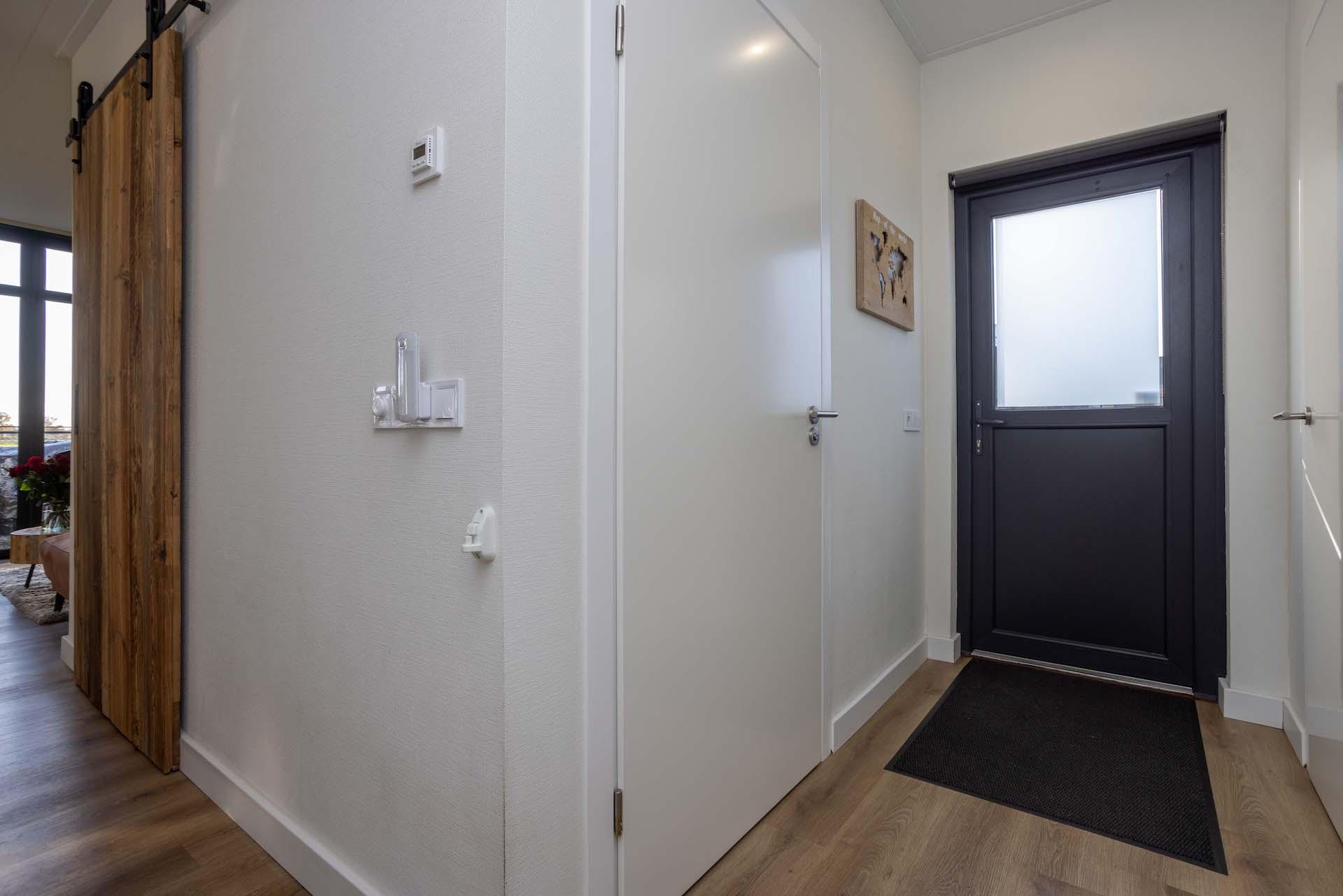 Mantelzorgwoning Model Iris - hal entree 