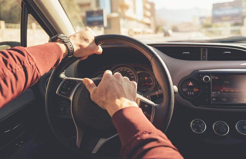 Auto zieht nach rechts Mögliche Gründe und Lösungen OBDCodes, OBDIIFehlercodes, DTCCodes