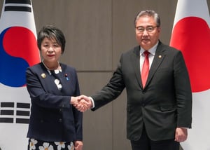 日本外務大臣上川陽子、南韓外長朴振