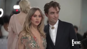 英國男星羅伯派汀森（Robert Pattinson）、女友蘇琪沃特豪斯（Suki Waterhouse）