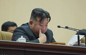 北韓領導人金正恩哭了