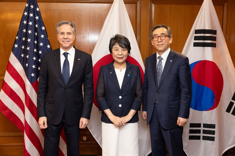 美國國務卿布林肯（Antony Blinken）與日本外務大臣上川陽子、南韓外交部長趙兌烈
