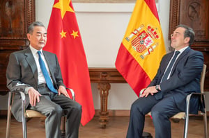 王毅會晤西班牙外長 同意解除中國牛肉禁令、拓展電動車等多領域合作